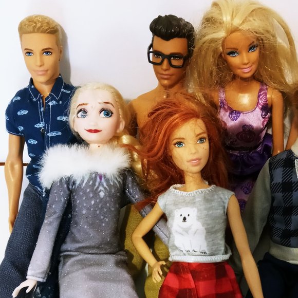 Lot of 10 Barbie and Friends Dolls - Picture 2 of 4